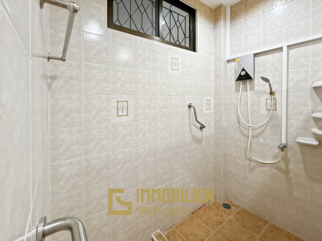 Günstige Villa mit 3 Schlafzimmern und 2 Badezimmern in Soi 6