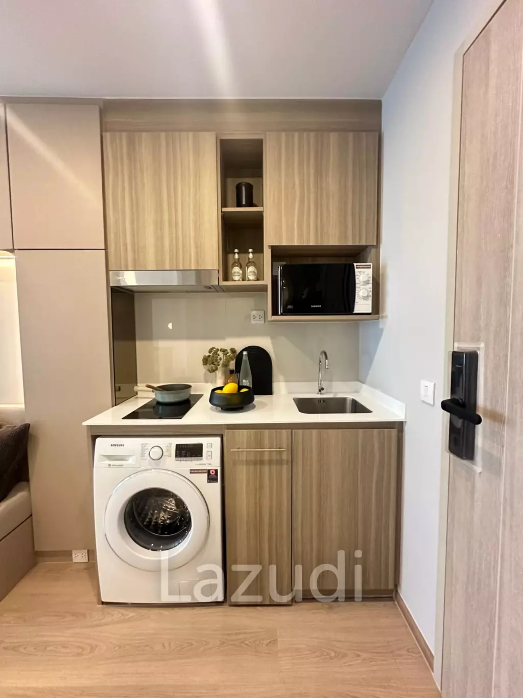 35 sqm high floor condo at Life Rama 4 - Asoke Khlong Toei