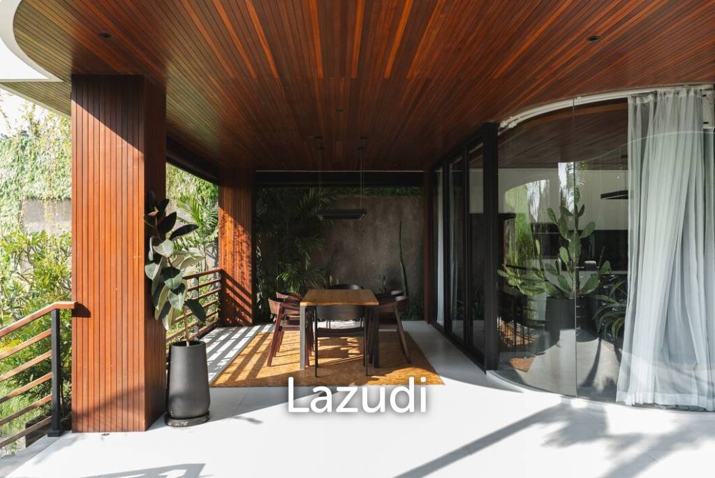 Luxury Oasis in Pererenan: Exquisite Bali Villa with Modern Amenities in Prime Location