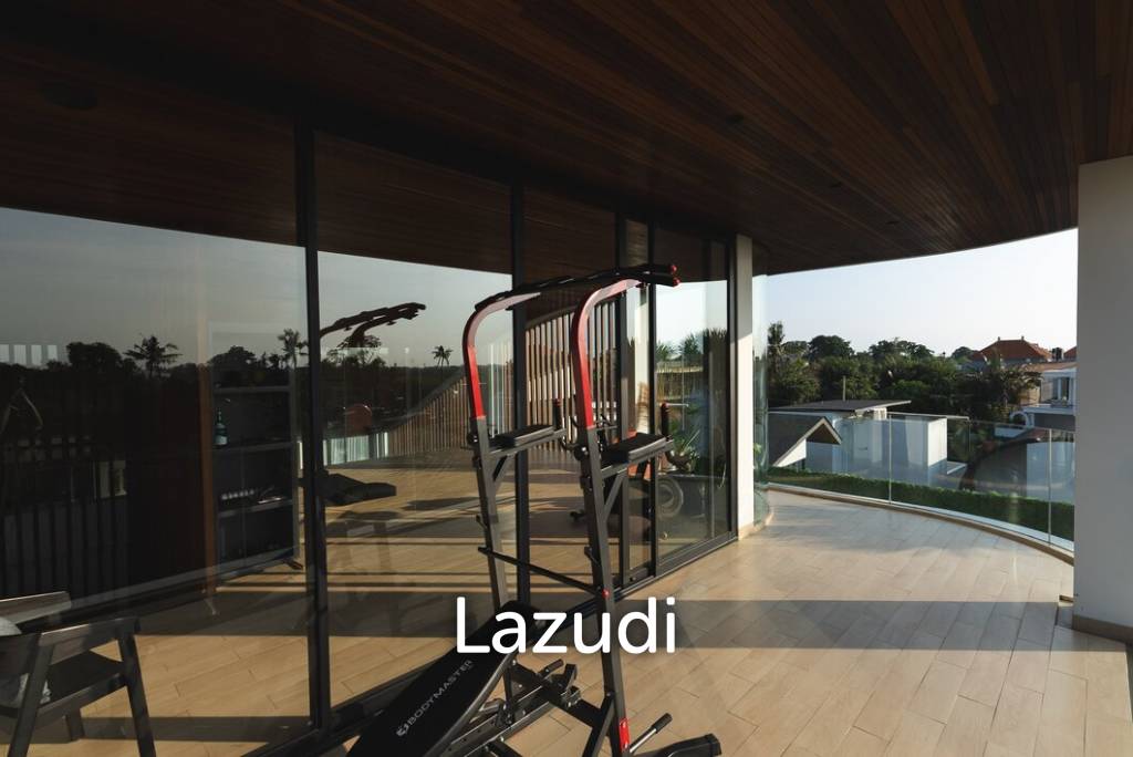 Luxury Oasis in Pererenan: Exquisite Bali Villa with Modern Amenities in Prime Location