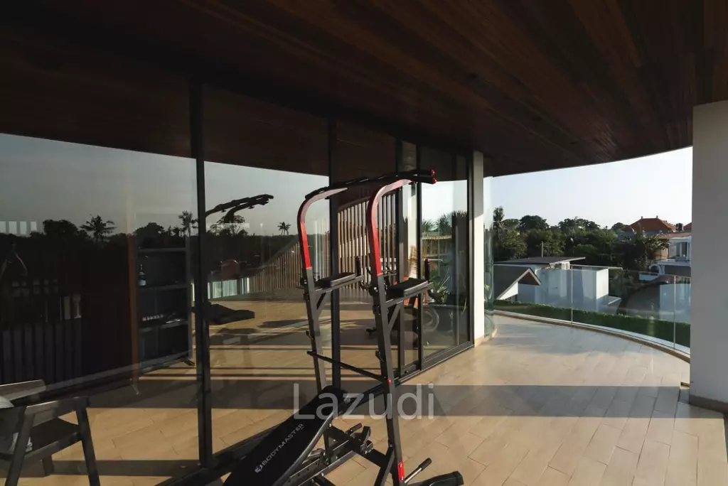 Luxury Oasis in Pererenan: Exquisite Bali Villa with Modern Amenities in Prime Location