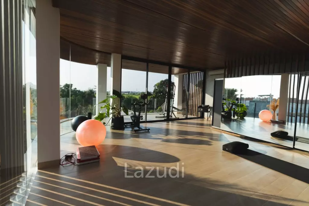 Luxury Oasis in Pererenan: Exquisite Bali Villa with Modern Amenities in Prime Location