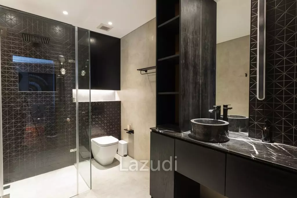 Luxury Oasis in Pererenan: Exquisite Bali Villa with Modern Amenities in Prime Location