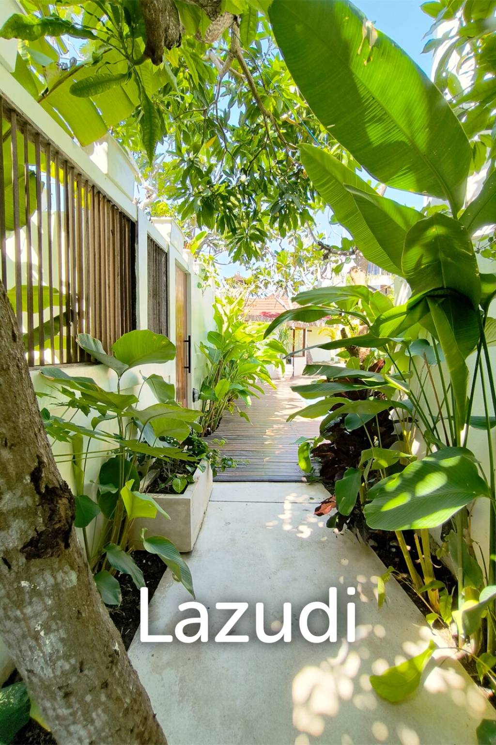 Unparalleled Comfort: Ultimate Investment Leasehold Resort Complex, Just Steps Away from Echo Beach