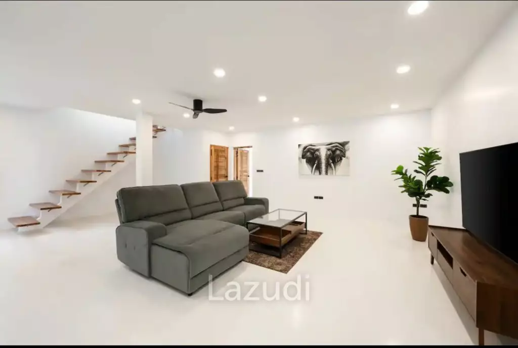 Ready-to-Move-in 4-Bedroom Villa in Lamai, Ko Samui