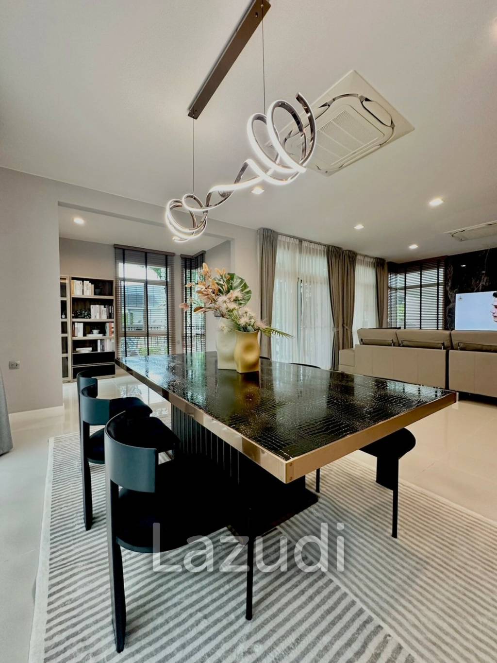 4 Bed 5 Bath 350 SQ.M Mantana 2 Bangna Km. 7