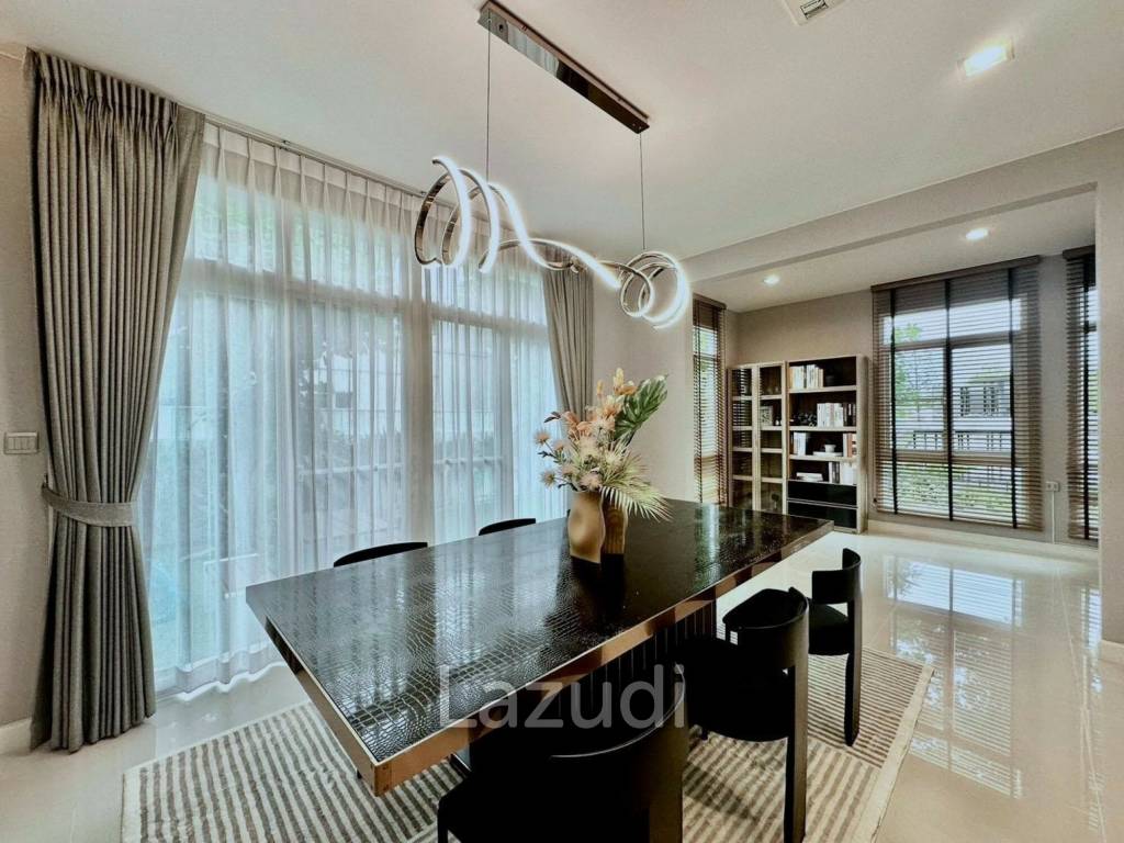 4 Bed 5 Bath 350 SQ.M Mantana 2 Bangna Km. 7