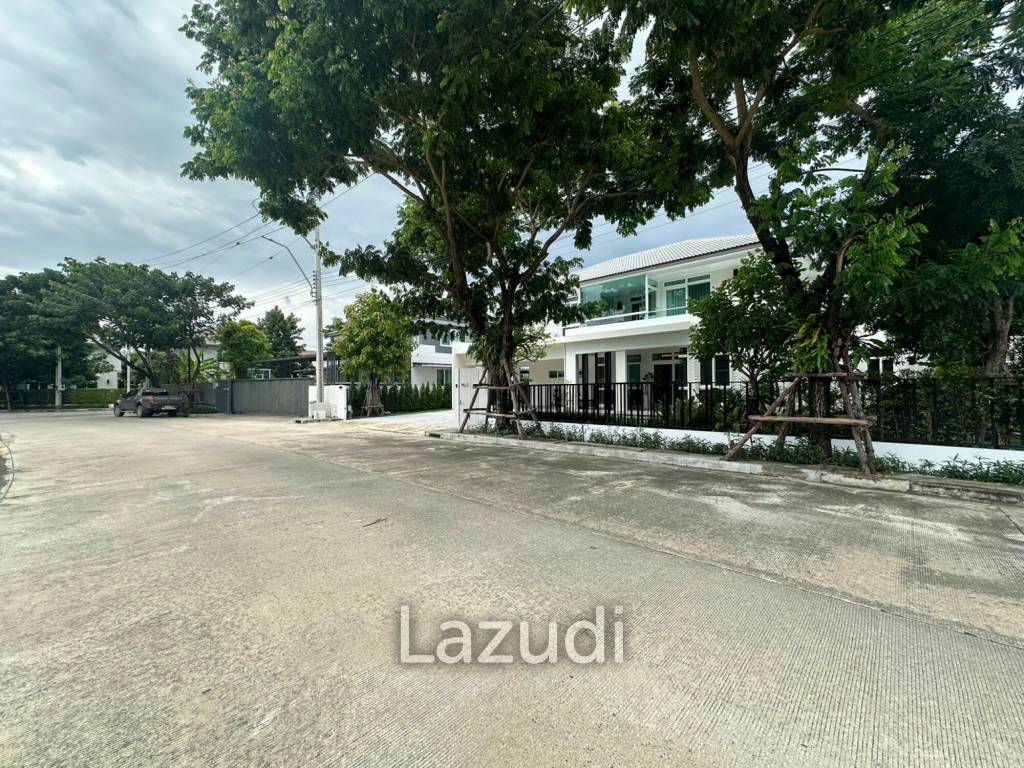 4 Bed 5 Bath 350 SQ.M Mantana 2 Bangna Km. 7