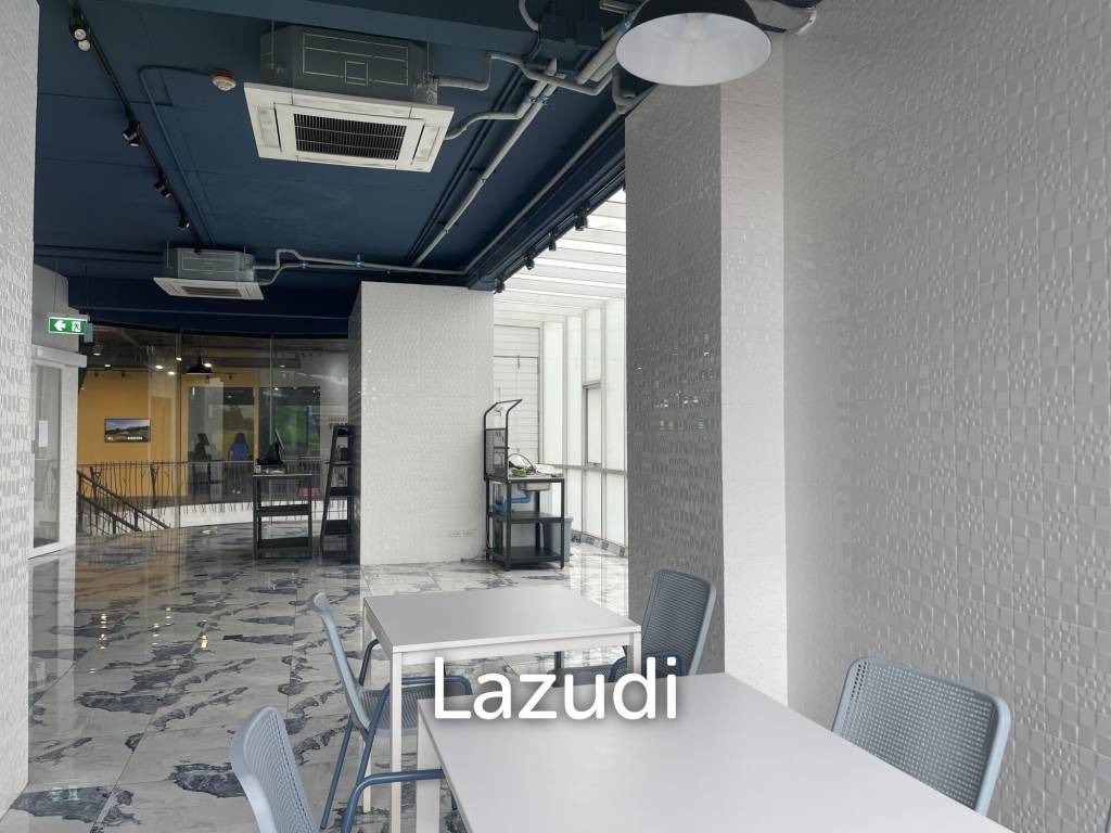 Ultra Luxury Restaurant Bar in Khlong Toei Bangkok