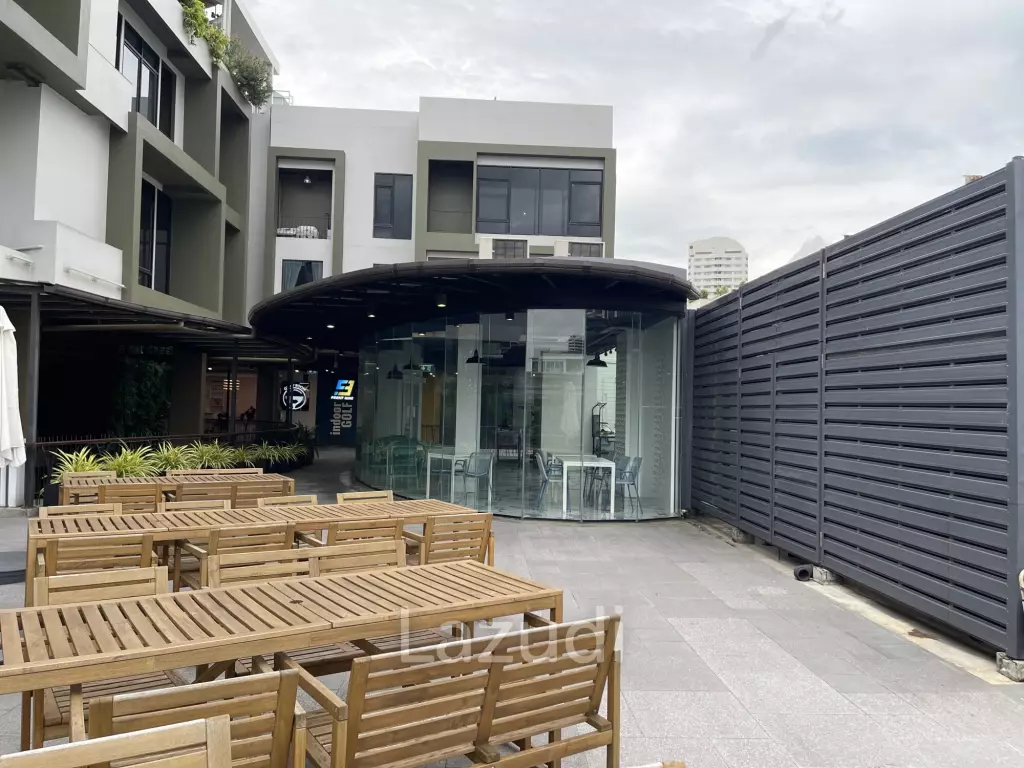 Ultra Luxury Restaurant Bar in Khlong Toei Bangkok