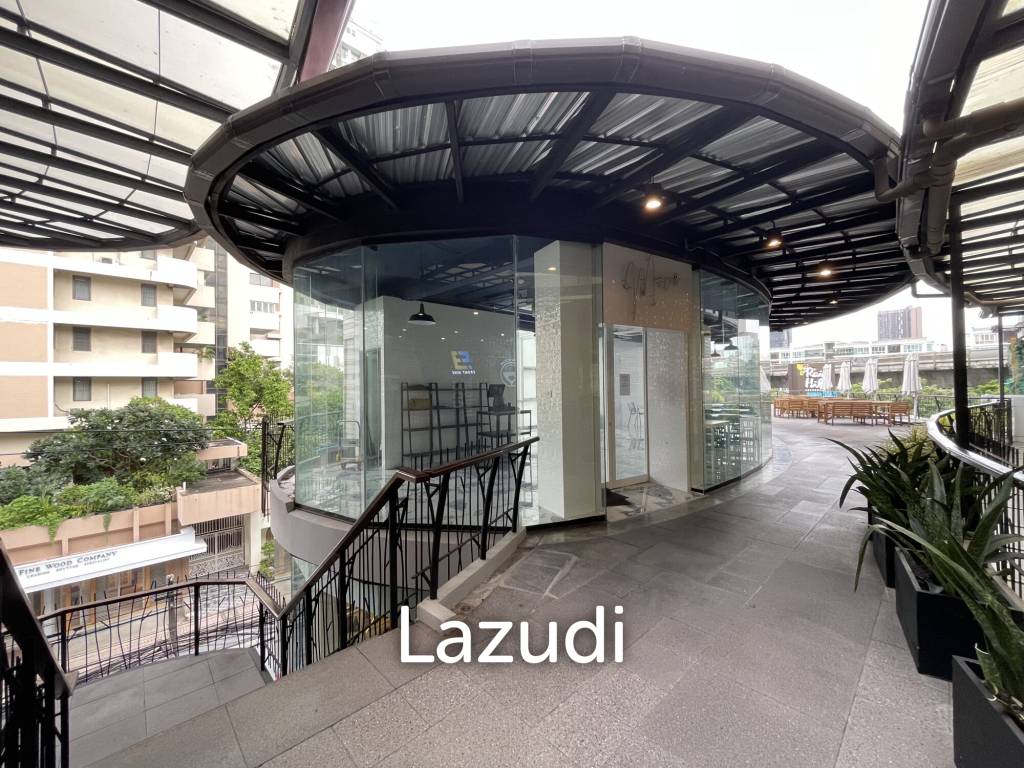 Ultra Luxury Restaurant Bar in Khlong Toei Bangkok