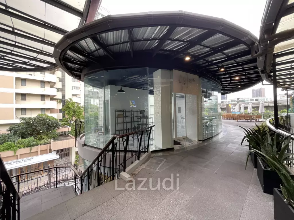 Ultra Luxury Restaurant Bar in Khlong Toei Bangkok