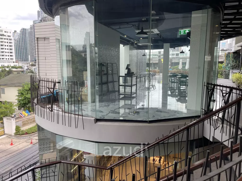 Ultra Luxury Restaurant Bar in Khlong Toei Bangkok