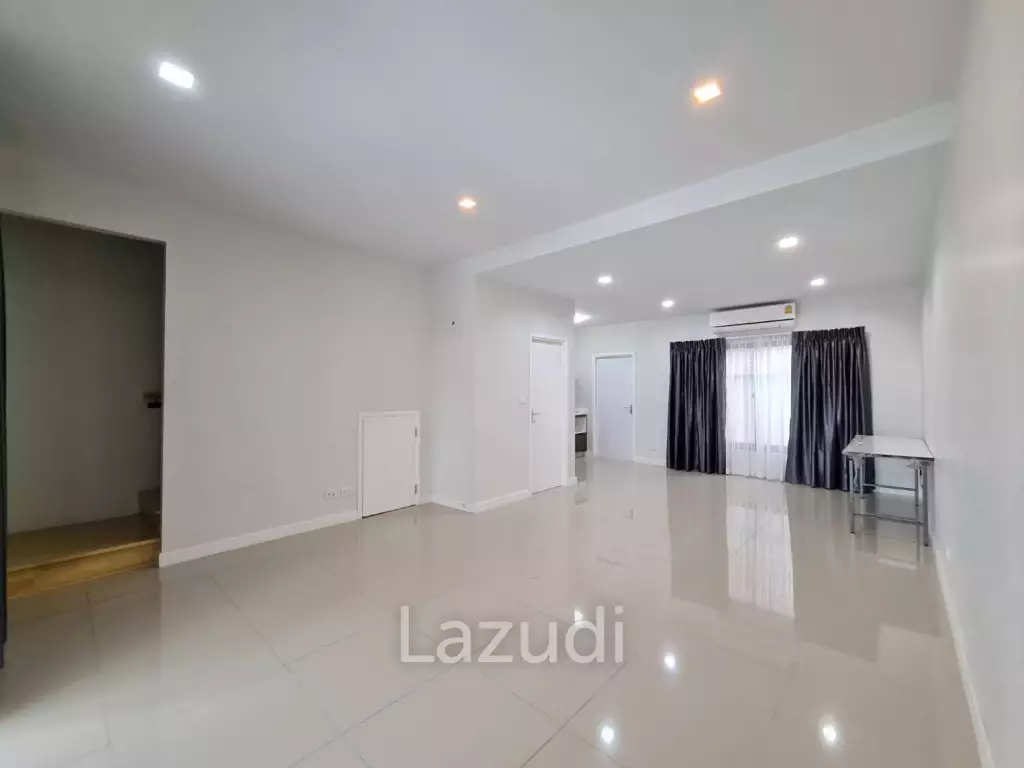 3 Bedroom 4 Bathroom 190 SQ.M Plex Bangna