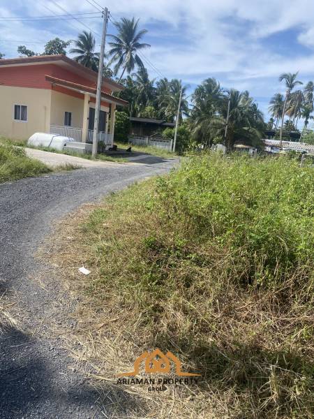 Affordable 200sqm Freehold Land with Tropical Setting Taling Ngam