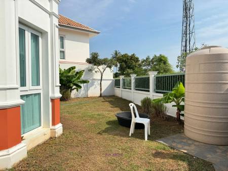 Luxurious 3 Bedroom Detached Villa in Ko Kaeo (near Royal Phuket Marina)