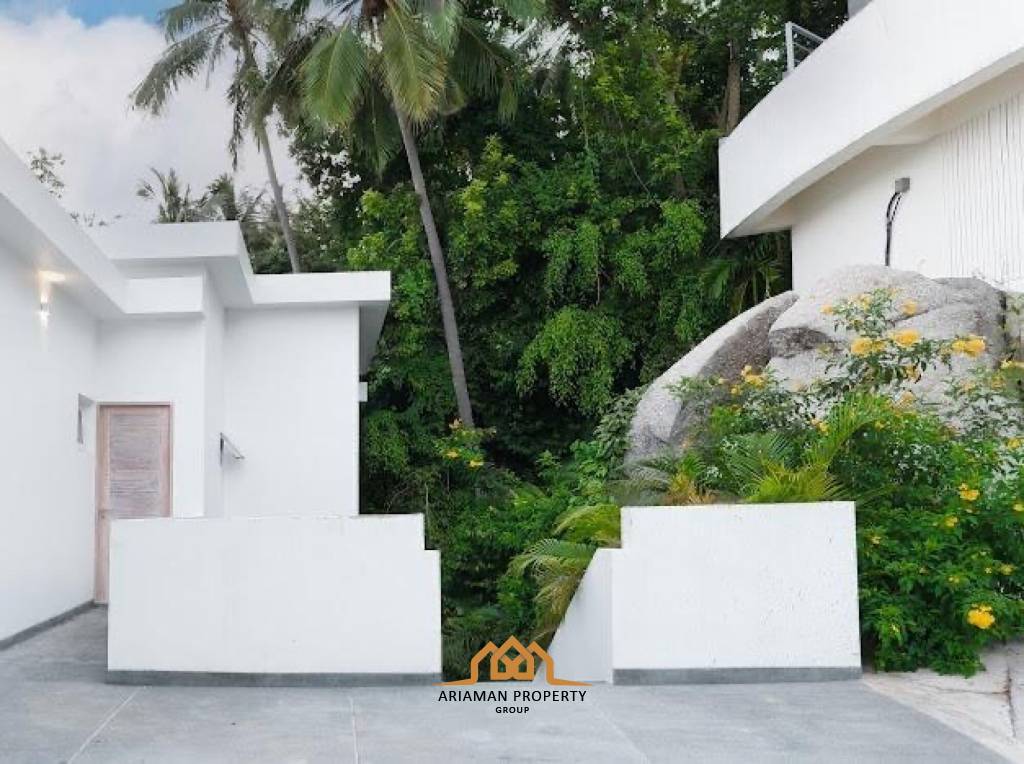 Luxurious 4/5-Bedroom Villa with Infinity Pool in Ko Samui