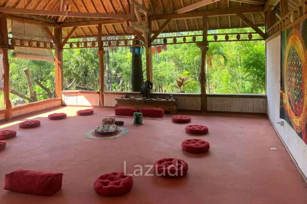 Idyllic 4 Villas & 4 Bungalows for Nature Isolation: A Retreat Center Freehold Property Close to Beach in Karangasem, Bali