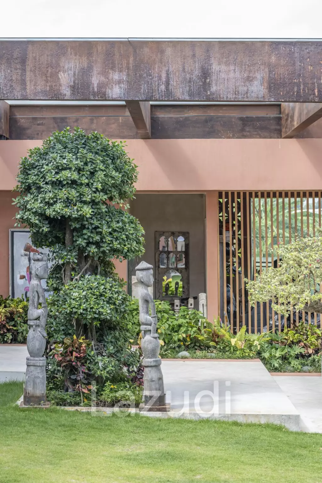 Luxurious 8 Bedroom Villa in Tumbak Bayuh, A Serene Family Retreat