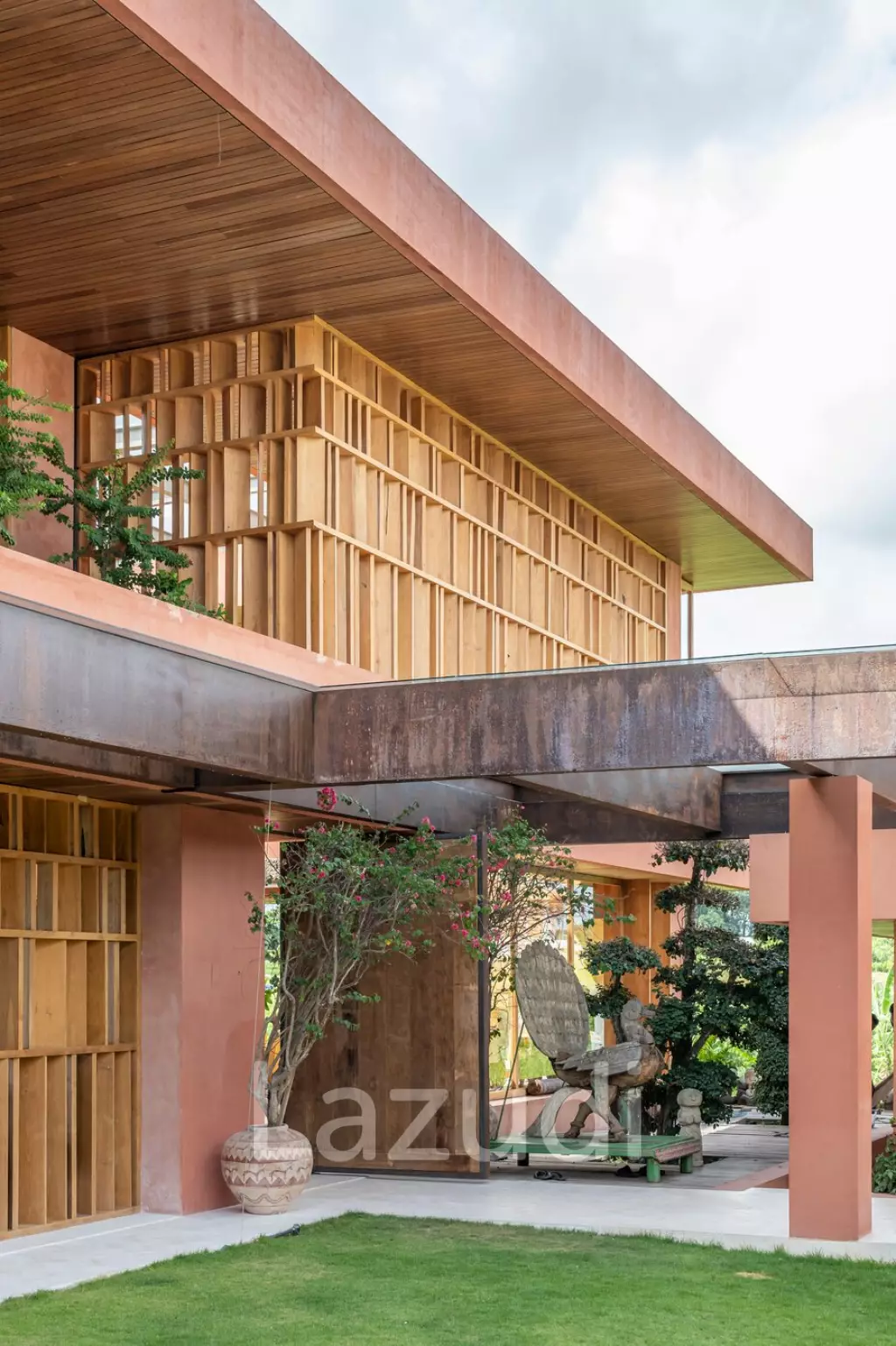 Luxurious 8 Bedroom Villa in Tumbak Bayuh, A Serene Family Retreat