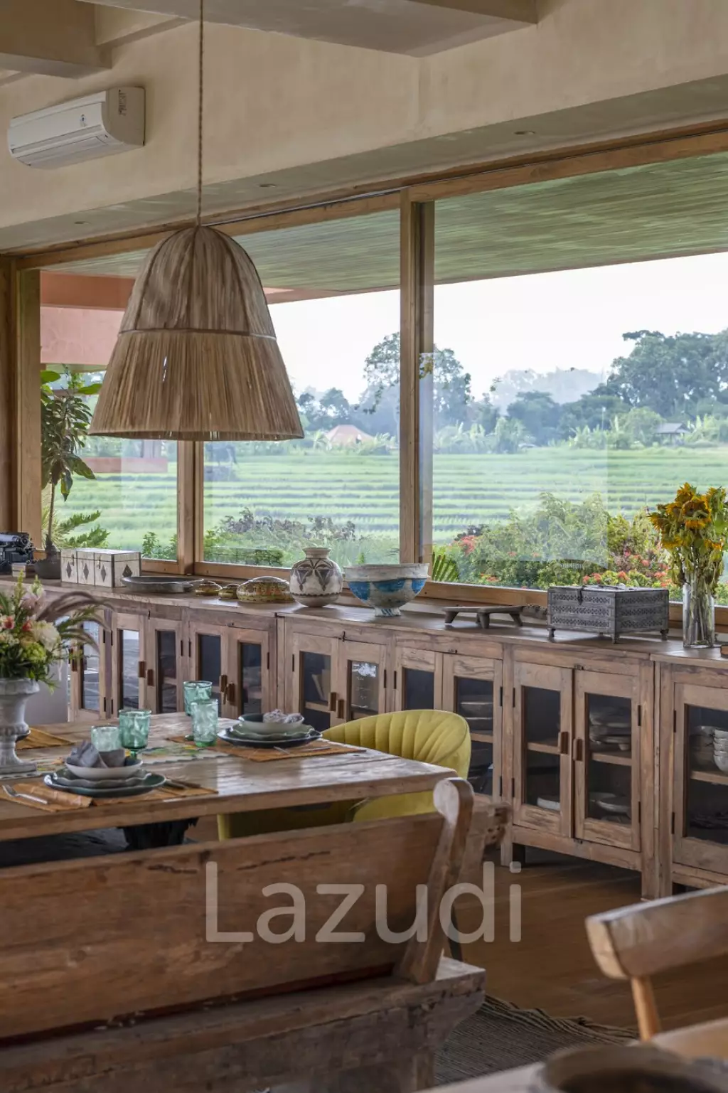 Luxurious 8 Bedroom Villa in Tumbak Bayuh, A Serene Family Retreat