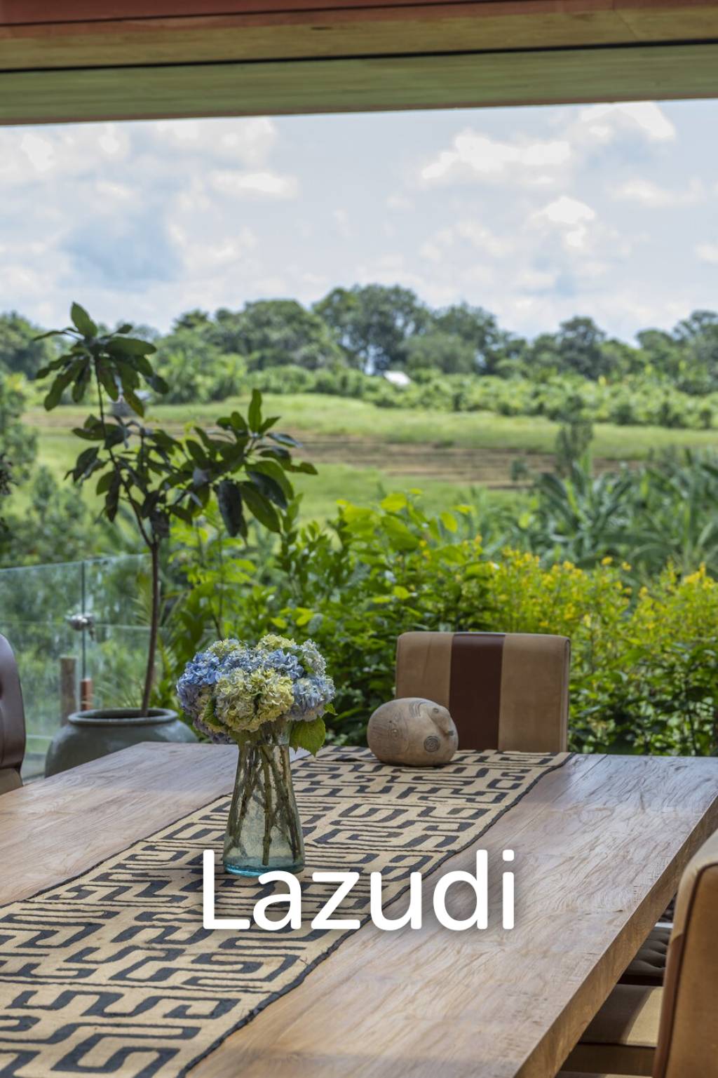 Luxurious 8 Bedroom Villa in Tumbak Bayuh, A Serene Family Retreat
