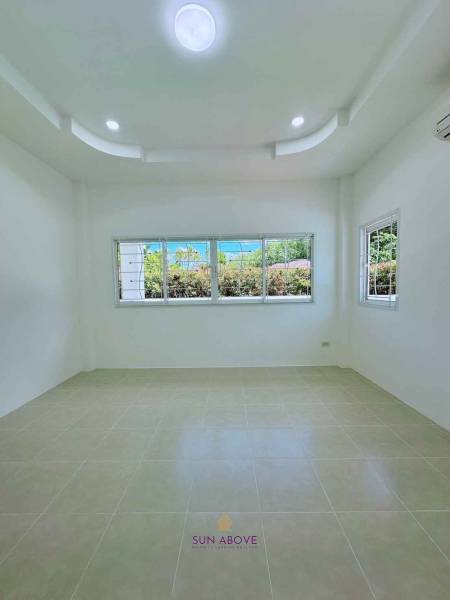 3-Bedroom Villa For Sale In Paklok