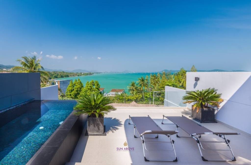 Seaview 3-bedroom pool villa within walking distance to the  Beach