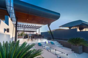 Large 3 Bedroom Pool Villa With Panoramic Seaview. Walking Distance to the Beach