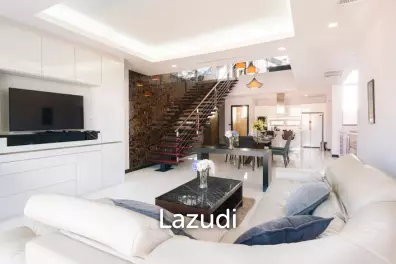 Large 3 Bedroom Pool Villa With Panoramic Seaview. Walking Distance to the Beach