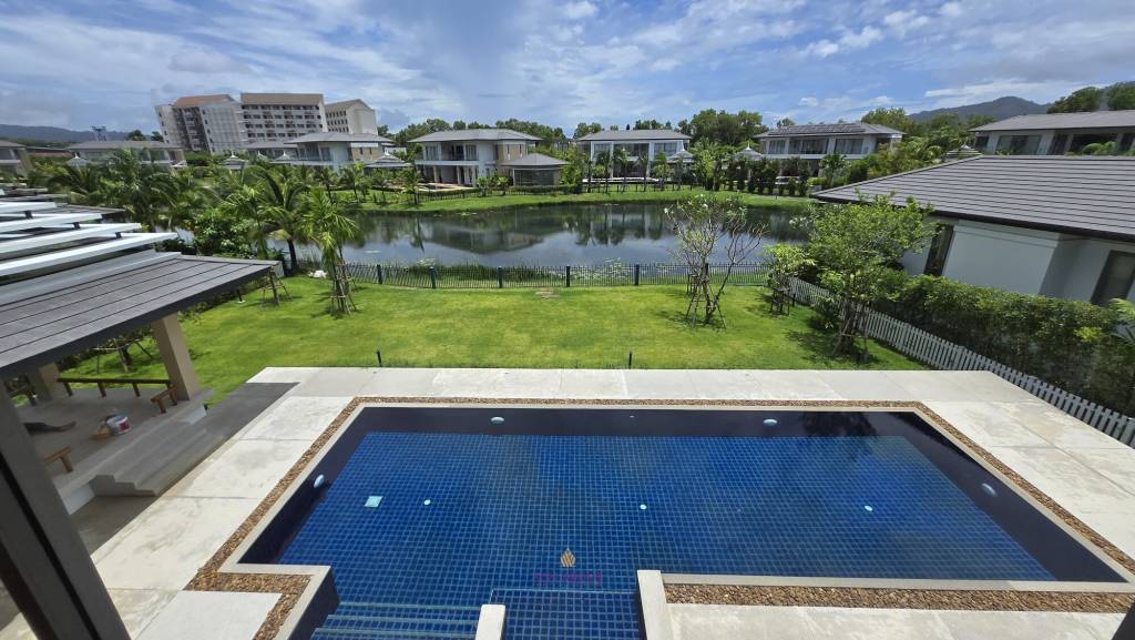 Stunning Ultra-Luxury Lake View Pool Villa in Laguna