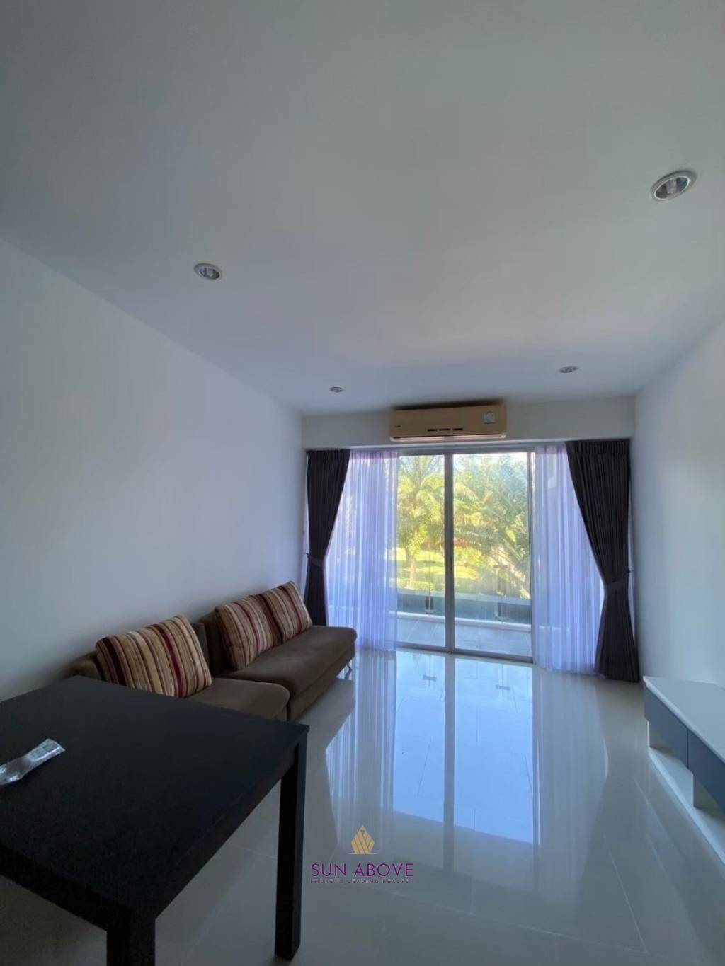 2-Bed Condo Pool View in Chic Karon Condominium