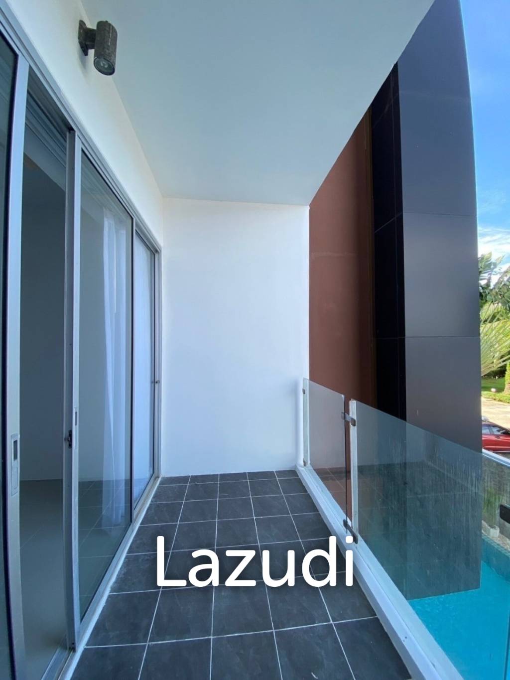 2-Bed Condo Pool View in Chic Karon Condominium