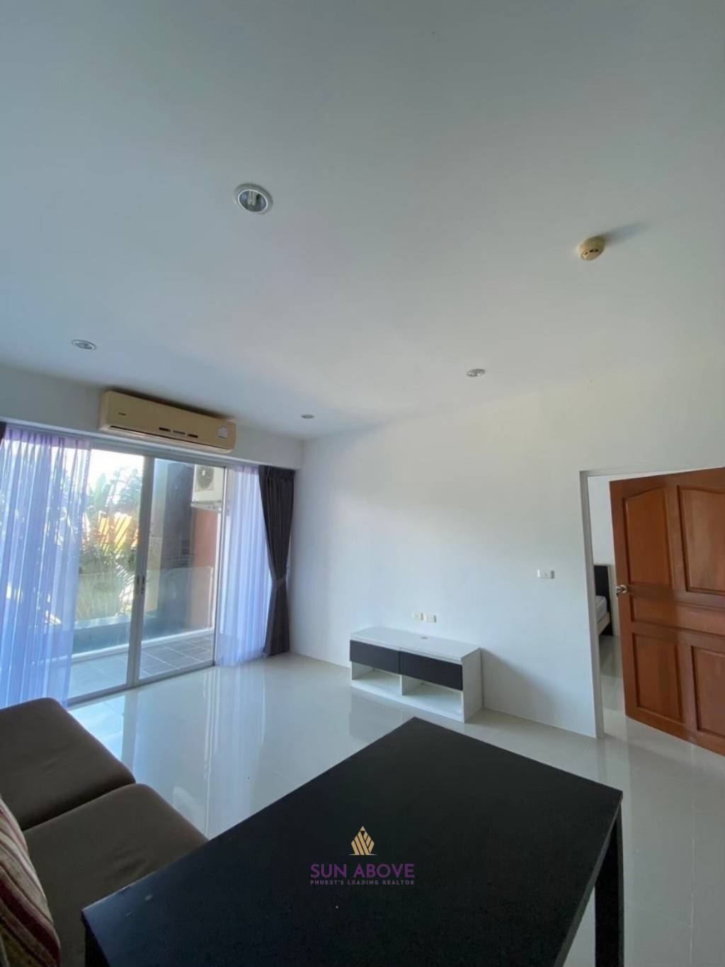 2-Bed Condo Pool View in Chic Karon Condominium