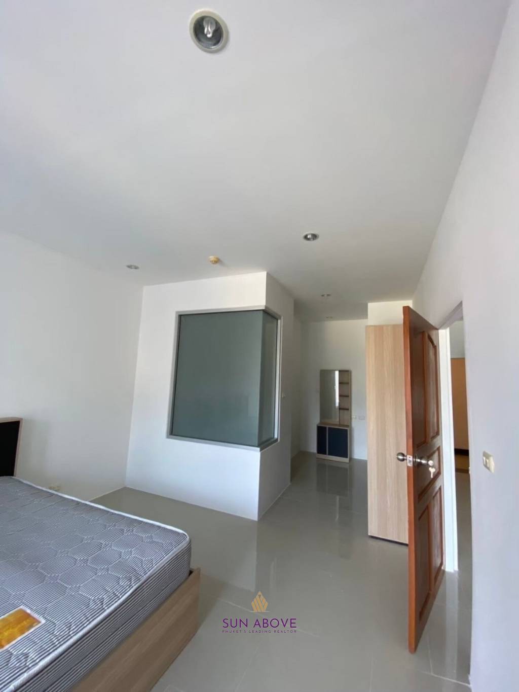 2-Bed Condo Pool View in Chic Karon Condominium