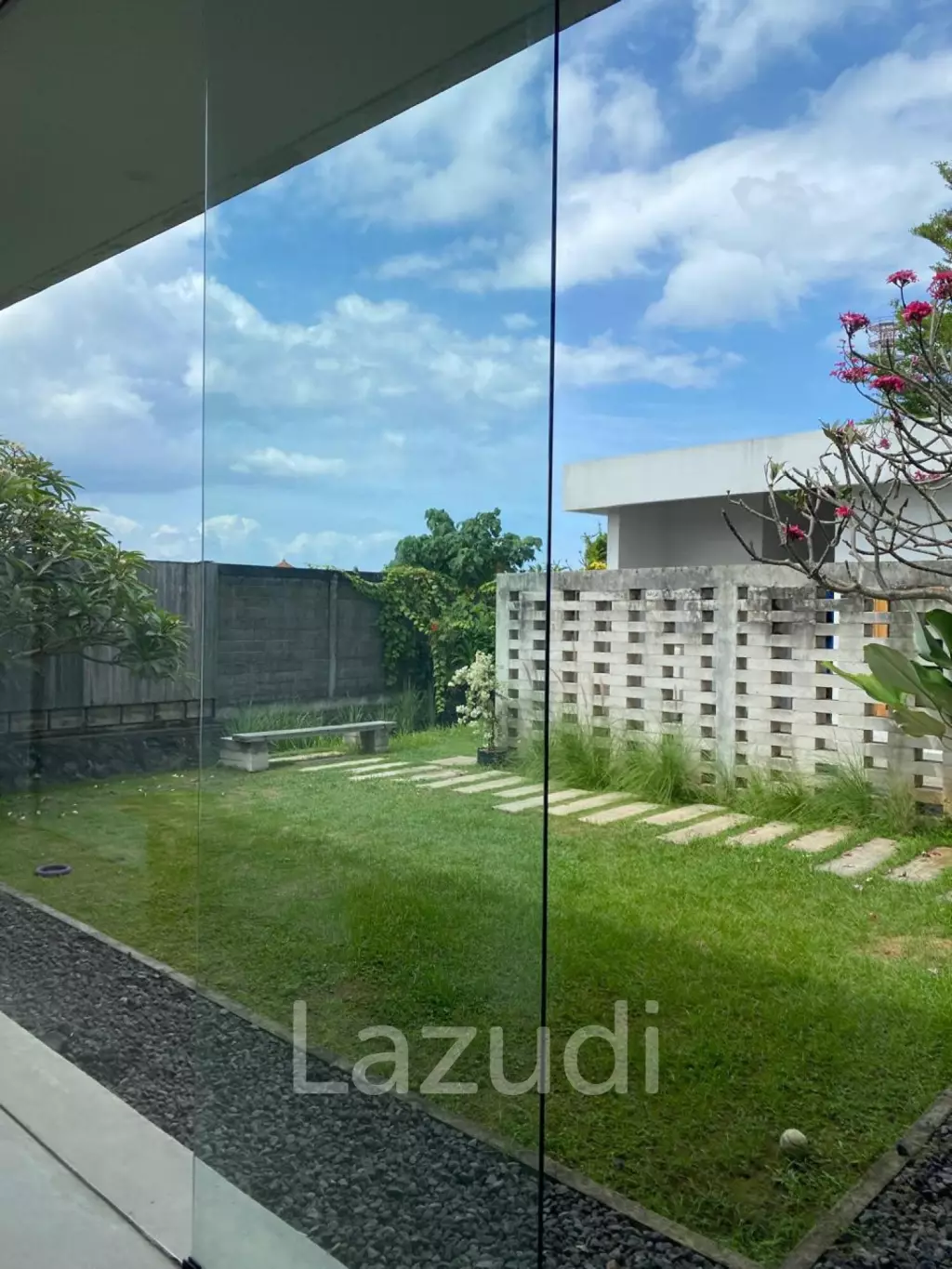 SPACIOUS VILLA IN GIANYAR WITH LEASEHOLD OWNERSHIP