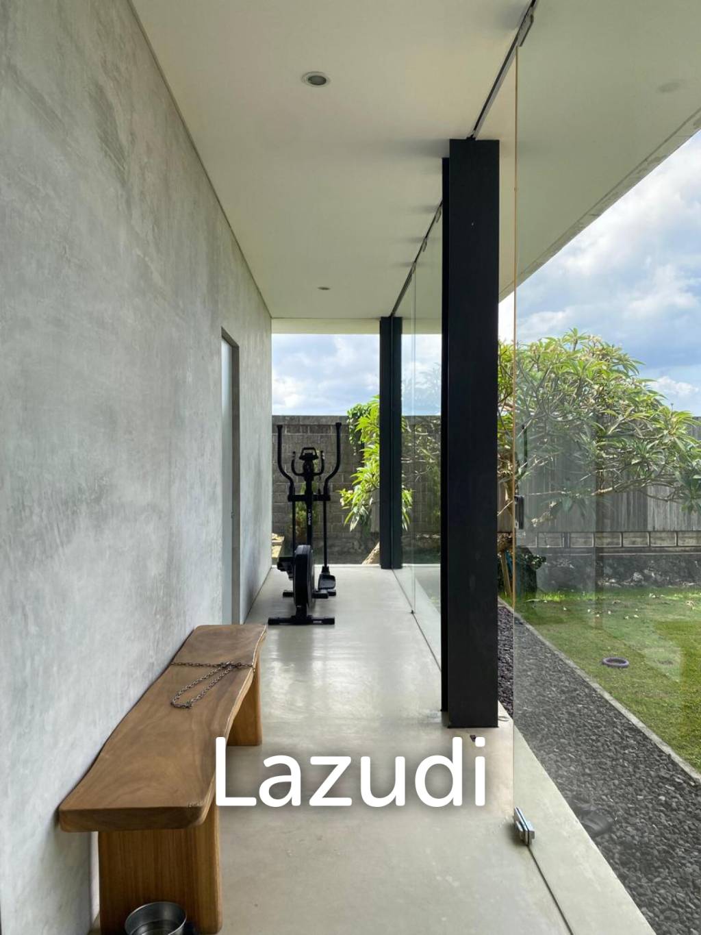 SPACIOUS VILLA IN GIANYAR WITH LEASEHOLD OWNERSHIP