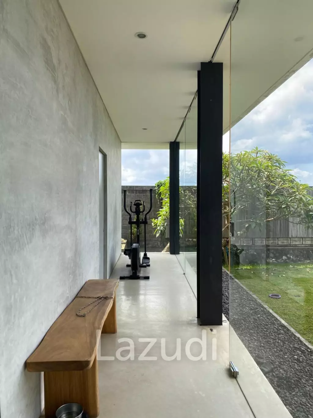 SPACIOUS VILLA IN GIANYAR WITH LEASEHOLD OWNERSHIP
