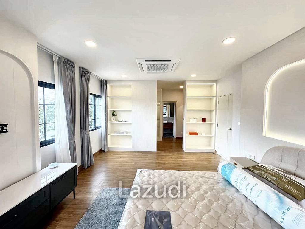 4 Bed 5 Bath 303 SQ.M Centro Bangna Village