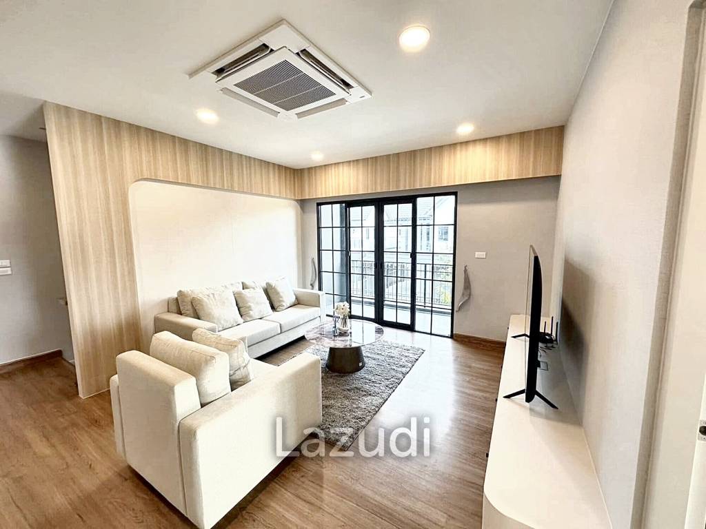 4 Bed 5 Bath 303 SQ.M Centro Bangna Village