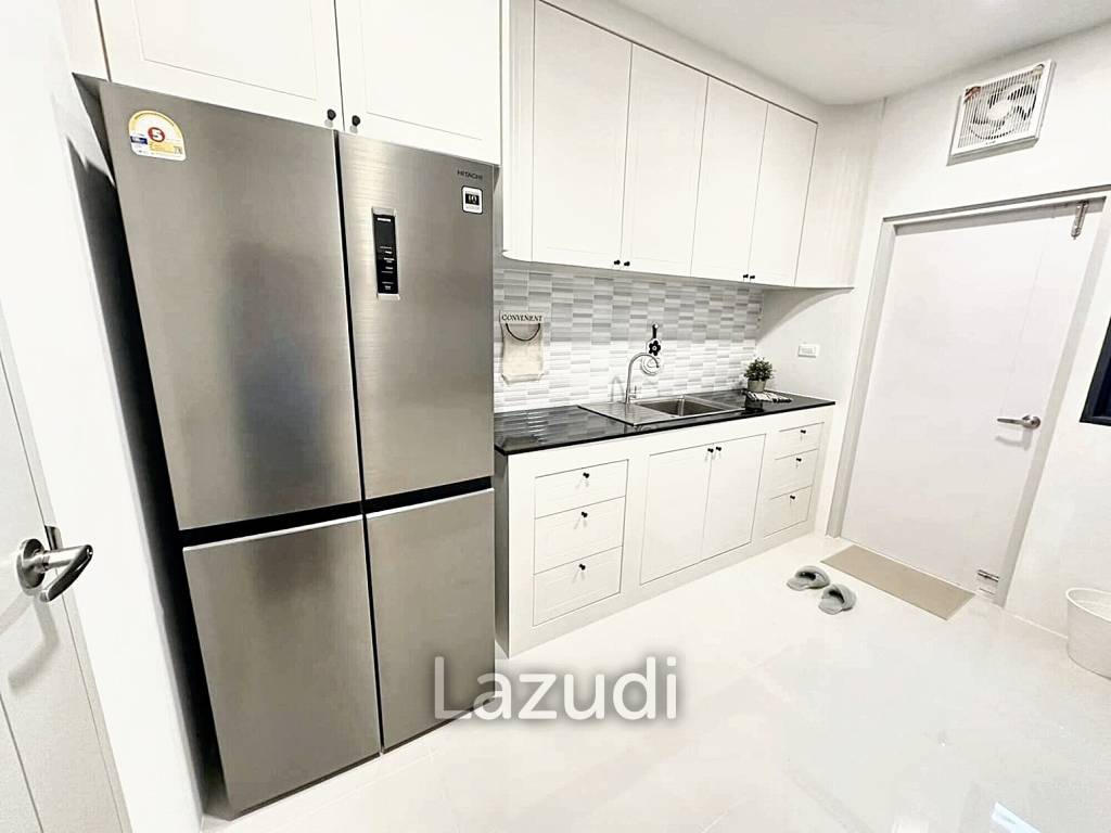4 Bed 5 Bath 303 SQ.M Centro Bangna Village