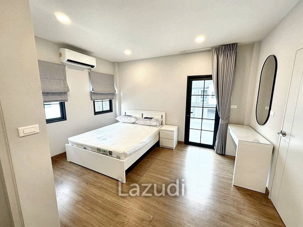 4 Bed 5 Bath 303 SQ.M Centro Bangna Village