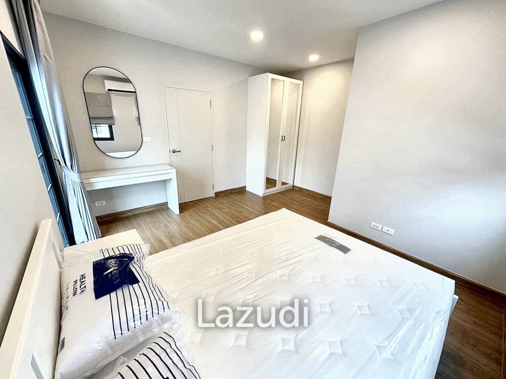 4 Bed 5 Bath 303 SQ.M Centro Bangna Village