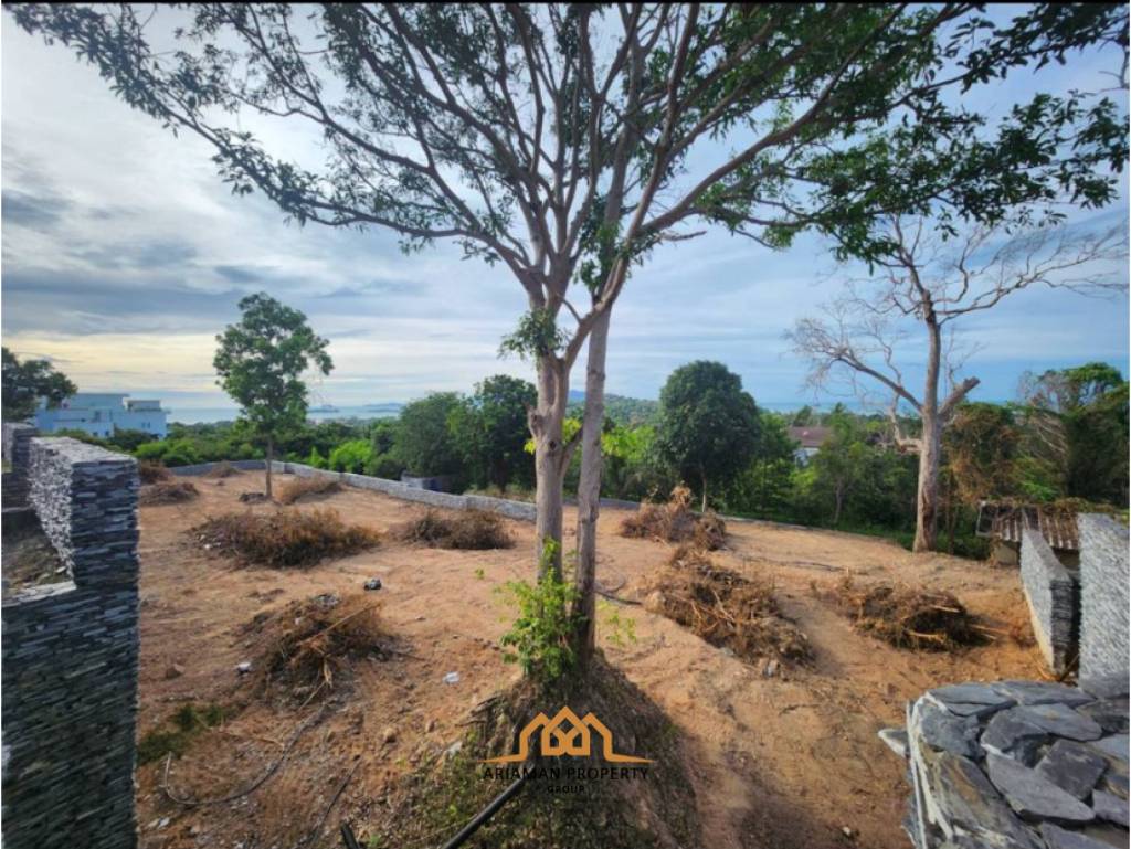 1.35 Rai of Prime Land for Sale in Plai Laem Soi 8