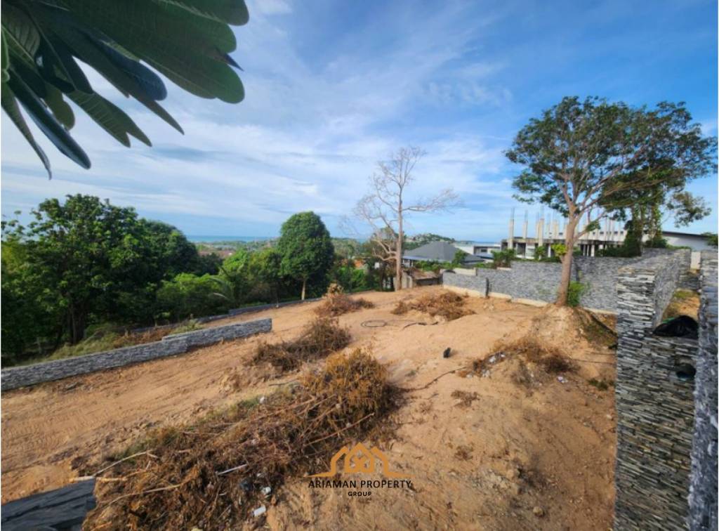 1.35 Rai of Prime Land for Sale in Plai Laem Soi 8