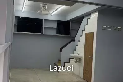 Shophouse for rent in Samphanthawong
