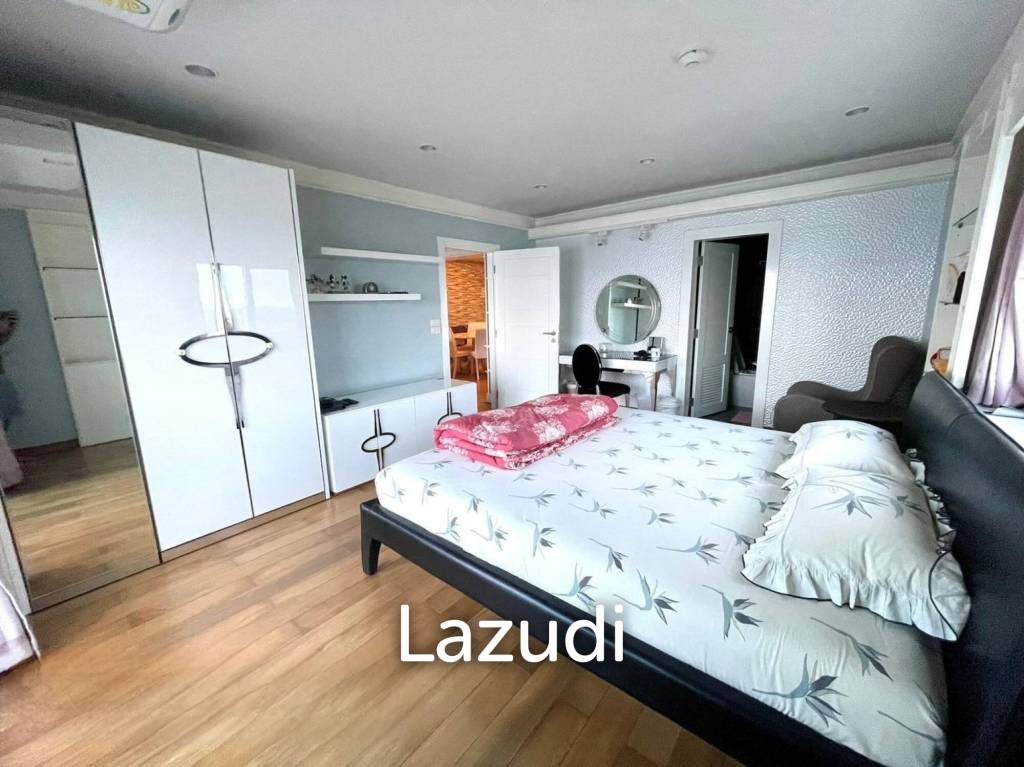 CHA AM LAGUNA CONDOMINIUM : Stunning 2 Bed Beachfront Condo at Cha am