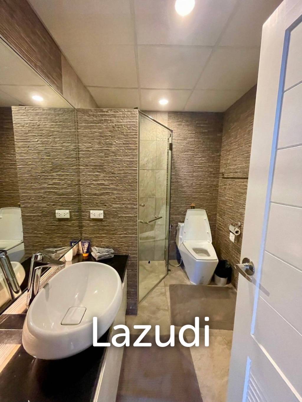 CHA AM LAGUNA CONDOMINIUM : Stunning 2 Bed Beachfront Condo at Cha am