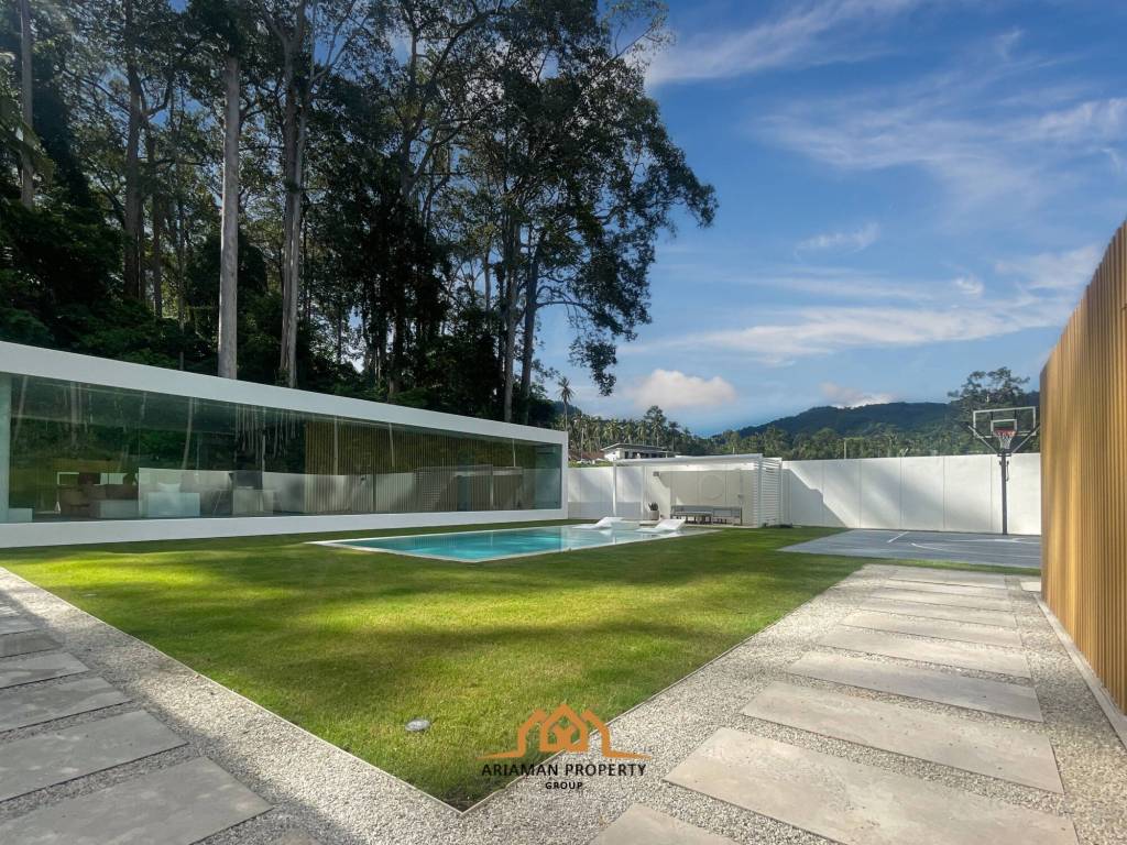 Ultra-Modern Forest Retreat: New Hi-Tech Minimalistic Villa