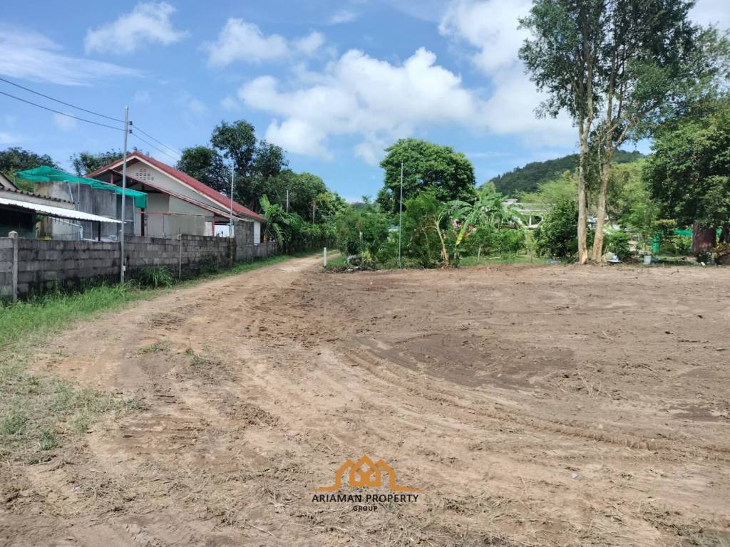 400 Sqm of Affordable Freehold Land for Sale in Bangrak, Ko Samui